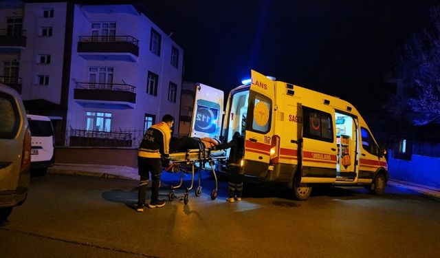 Komşular arasında bıçaklı ve sopalı kavga: 6 yaralı