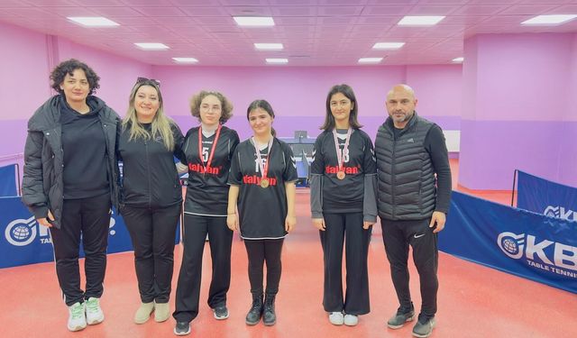 Özel raketler yarıştı