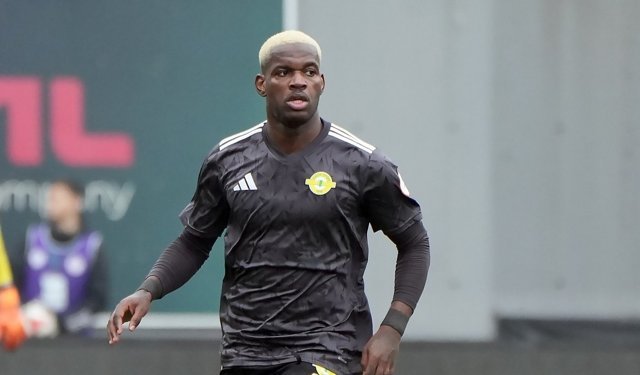 Çorum maçında kırmızı kart gören Esenler Eroklu  Nzaba’nın cezası onandı