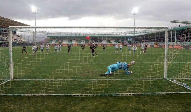 Penaltı ilk kez kaçtı