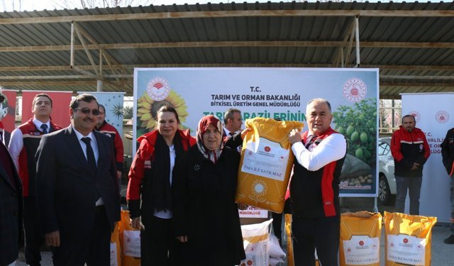 2.140 üreticiye tohum ve  ayçiçeği tohumu dağıtıldı