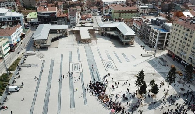 Öğrencilerden  oturma eylemi