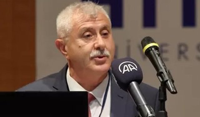 Dekan Mehmet Kutlu hayatını kaybetti