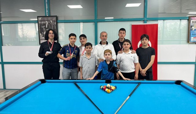 Okullarda 8 top bilardonun şampiyonu Avcı ve Emin