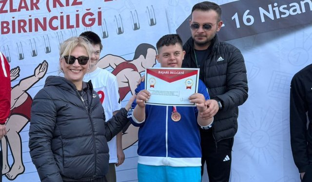 Bu gurur 100.Yıl Özel Eğitim  Uygulama Okulu’nun