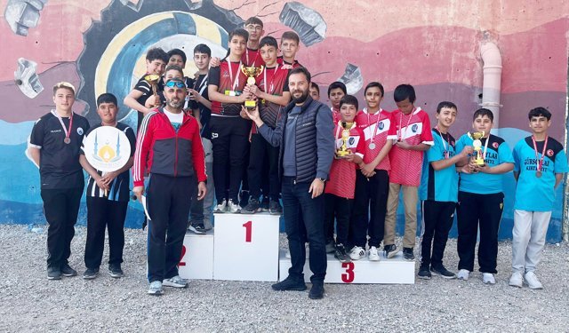 Boccede yıldız erkeklerin şampiyonu A.Tevfik İleri