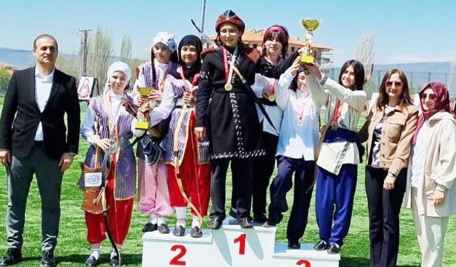 Oklar madalya  için fırlatıldı