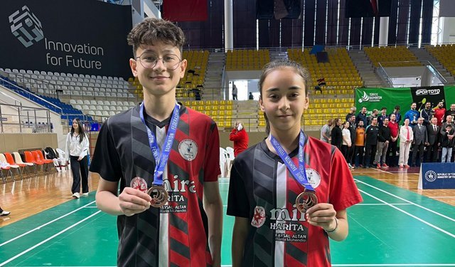 Koçak ve Töremiş Türkiye üçüncüsü