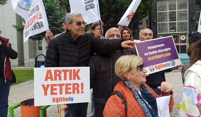 Emeklilerden Çorum'da eylem: "Artık yeter, sadaka değil hakkımızı istiyoruz”