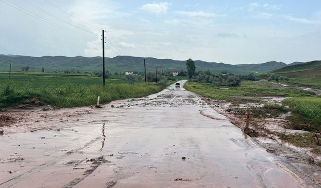 Dere taştı, Sungurlu-Çankırı  yolunda ulaşım aksadı