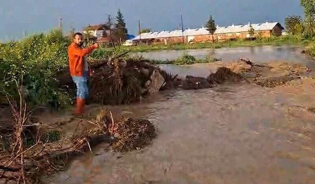Çorum'da kuvvetli yağış seraları vurdu