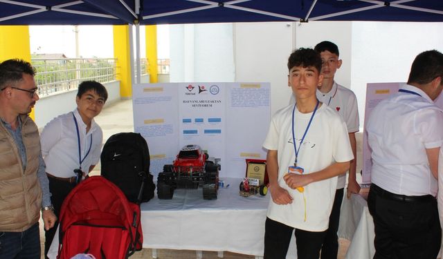 Dodurga’da TÜBİTAK 4006 Bilim  Fuarı’nda 12 proje sergilendi