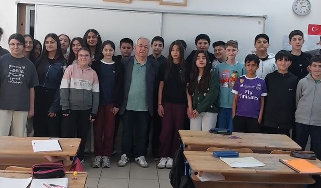 41 yıllık öğretmen şiirlerle veda etti