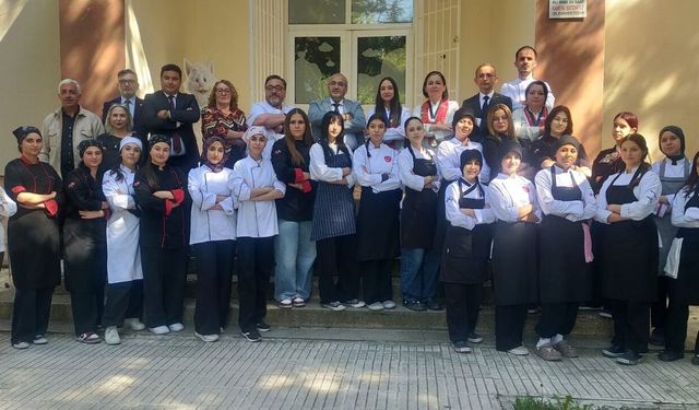 Şeflerden öğrencilere “Osmanlı saray mutfağı” eğitimi