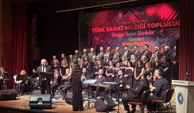 “İçimizi Isıtan Şarkılar” konseri büyüledi
