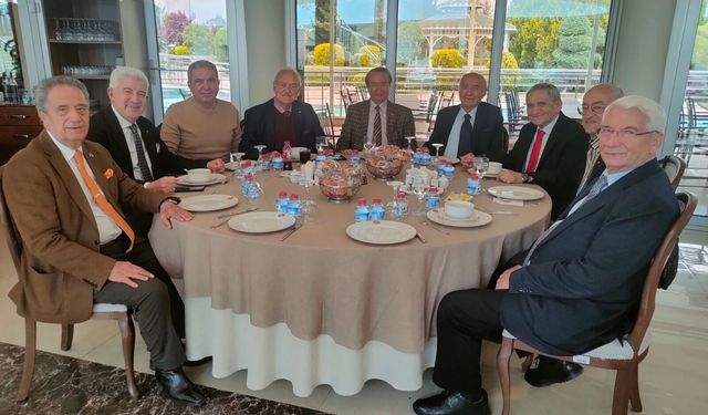 Yıllar öncesinin samimiyetini koruyan “sımsıcak” dostluklar