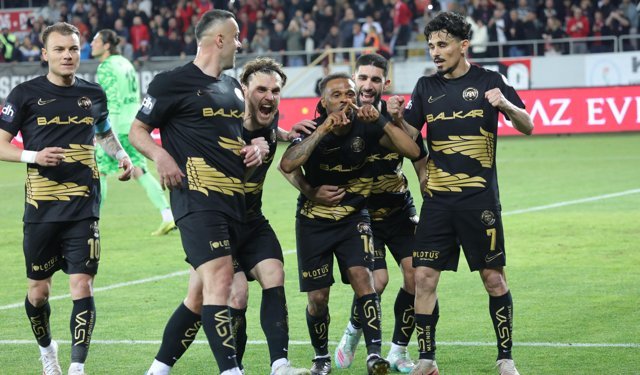 Yarı finaldeyiz: 1-0