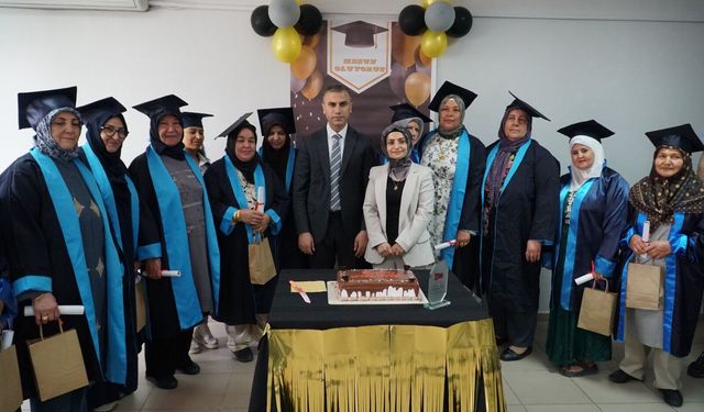 Okumayı öğrenip cübbe giydiler