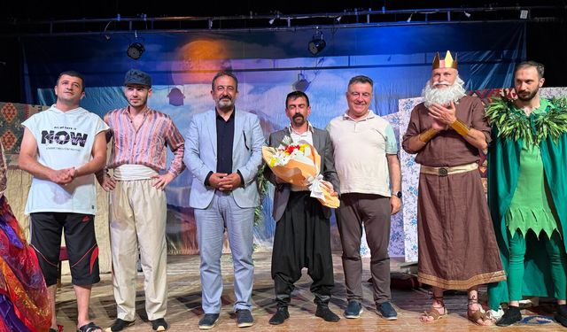 Çorum Belediyesi Tiyatro Kulübü izleyici karşısına çıktı