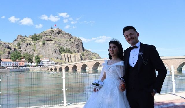 Osmancık'ın tarihi ve doğal  güzellikleri gelin ve damatların  “doğal stüdyosu” oldu