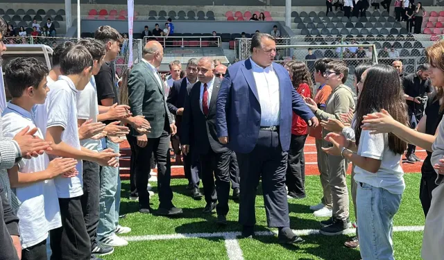 Alaca ilçe stadı yeni  yüzü ile hizmete açıldı