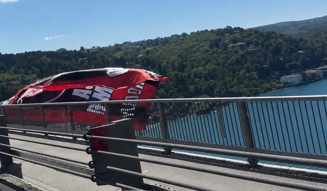 İstanbul Boğazı’nda Çorum FK bayrağı
