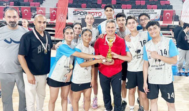 Korfbolun şampiyonu Batman Spor Lisesi