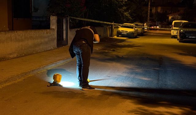 Uzun süredir görüşmediği  babasının evine tüfekle ateş açtı