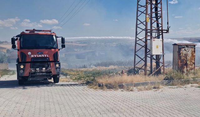 Örtü yangınını  itfaiye söndürdü