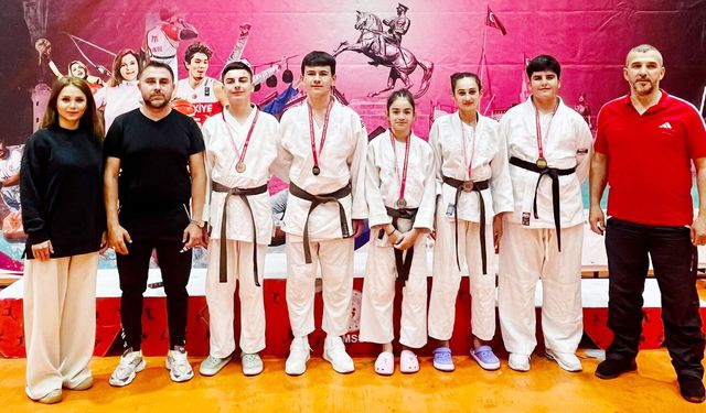 Yıldız judoculardan 2 gümüş, 3 bronz madalya
