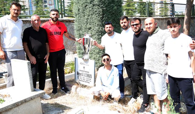 Amigo Mehmet Ali’nin mezarına kupalı ziyaret