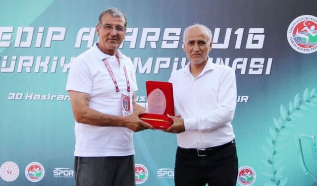 Topgül’e plaket