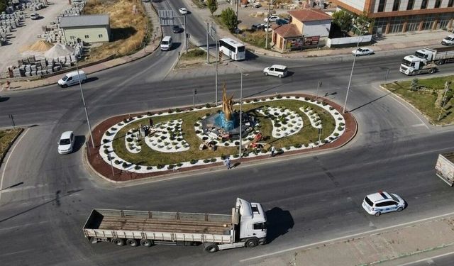 Sungurlu’nun girişine tarih  ve savunma sanayisi vurgusu