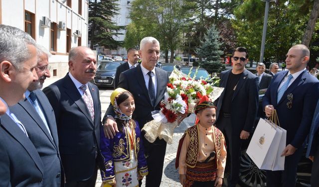 Bakan Bolat Çorum'da