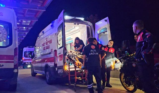 Çorum'da olay çıkaran alkollü şahıs sedyeye kelepçelenerek hastaneye götürüldü