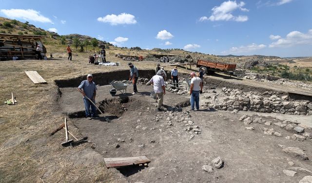 5 ülkeden 55 bilim insanı Çorum’da: 8 bin yıllık gizem araştırılıyor