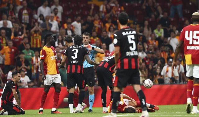 Süper Lig'de yeni sezonun ilk kırmızı kartı Alexandros Kyziridis'e çıktı