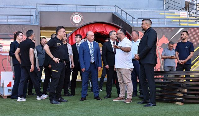Vali Çalgan Stadı inceledi