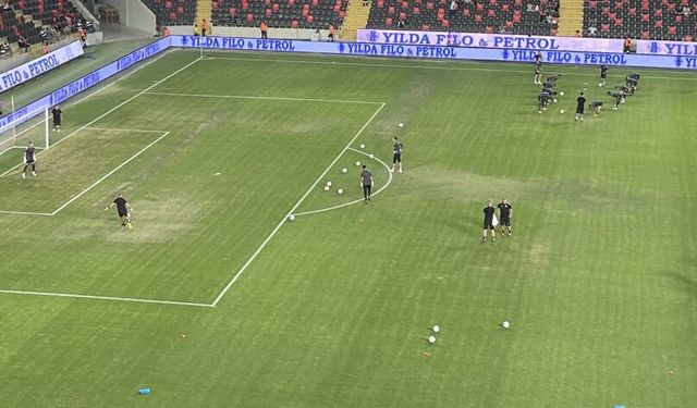 Çorum maçı öncesi zemin seferberliği!