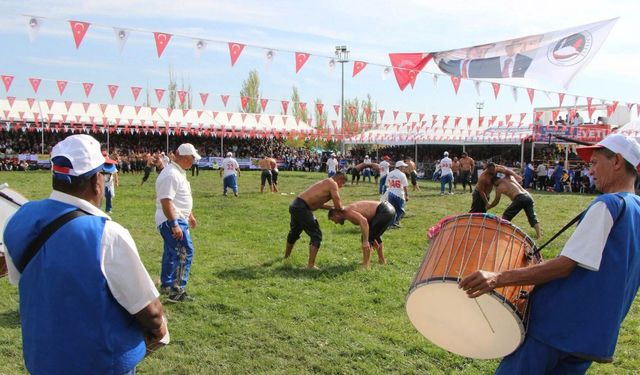 Kırkpınar pehlivanları Sungurlu’da kapışacak