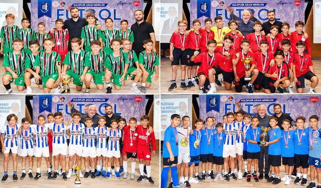 Şampiyon minik futbolcular kupalarını törenle aldı
