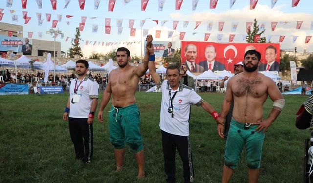 Efe Anıl Al, Kozan’da başpehlivan