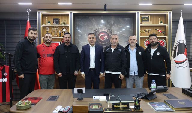 Dere, tribün liderleri ile görüştü