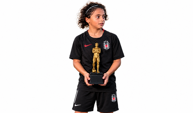 Çorumlu minik futbolcu Antalya'da en değerli oyuncu oldu