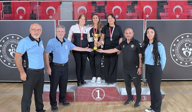 Masa tenisinde kamu spor oyunları heyecanı