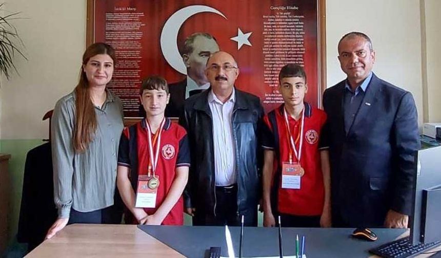 Çorumlu öğrenciler kodlama yarışmasında Türkiye 2'ncisi oldu