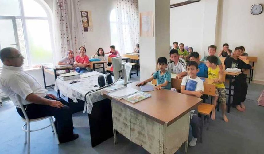Bayat'ta 64 camide açılan Kur'an kurslarında 650 çocuk eğitim görüyor
