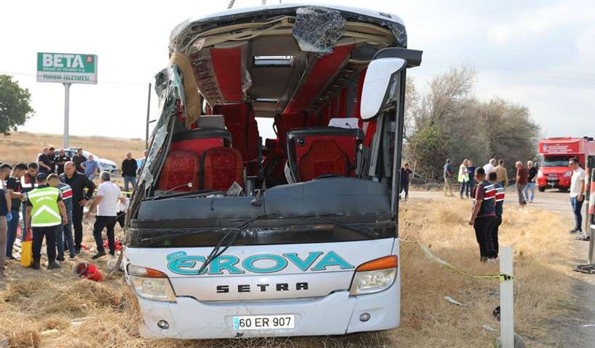 Amasya'da devrilen yolcu otobüsünde vefat edenlerin isimleri açıklandı