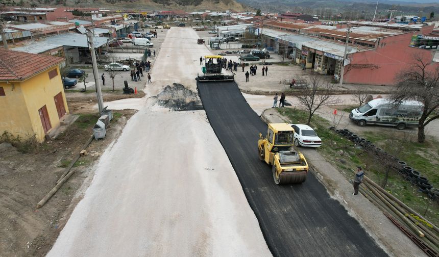 Osmancık Oto Sanayi Sitesi'nin  yolları sıcak asfaltla kaplanıyor