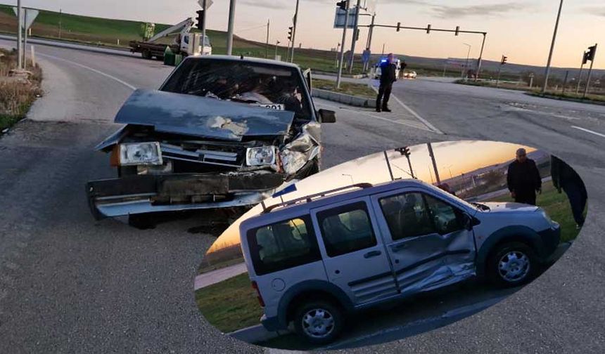 Alaca'da iki araç çarpıştı: 1 yaralı
